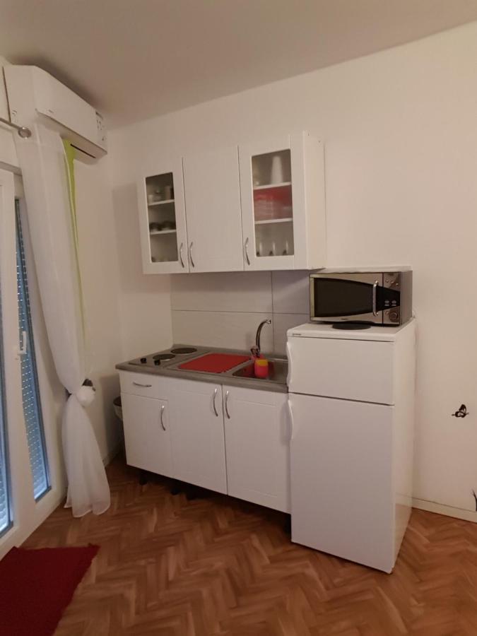 Apartments Megi บีโอกราดนาโมรู ภายนอก รูปภาพ