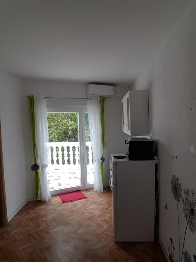 Apartments Megi บีโอกราดนาโมรู ภายนอก รูปภาพ